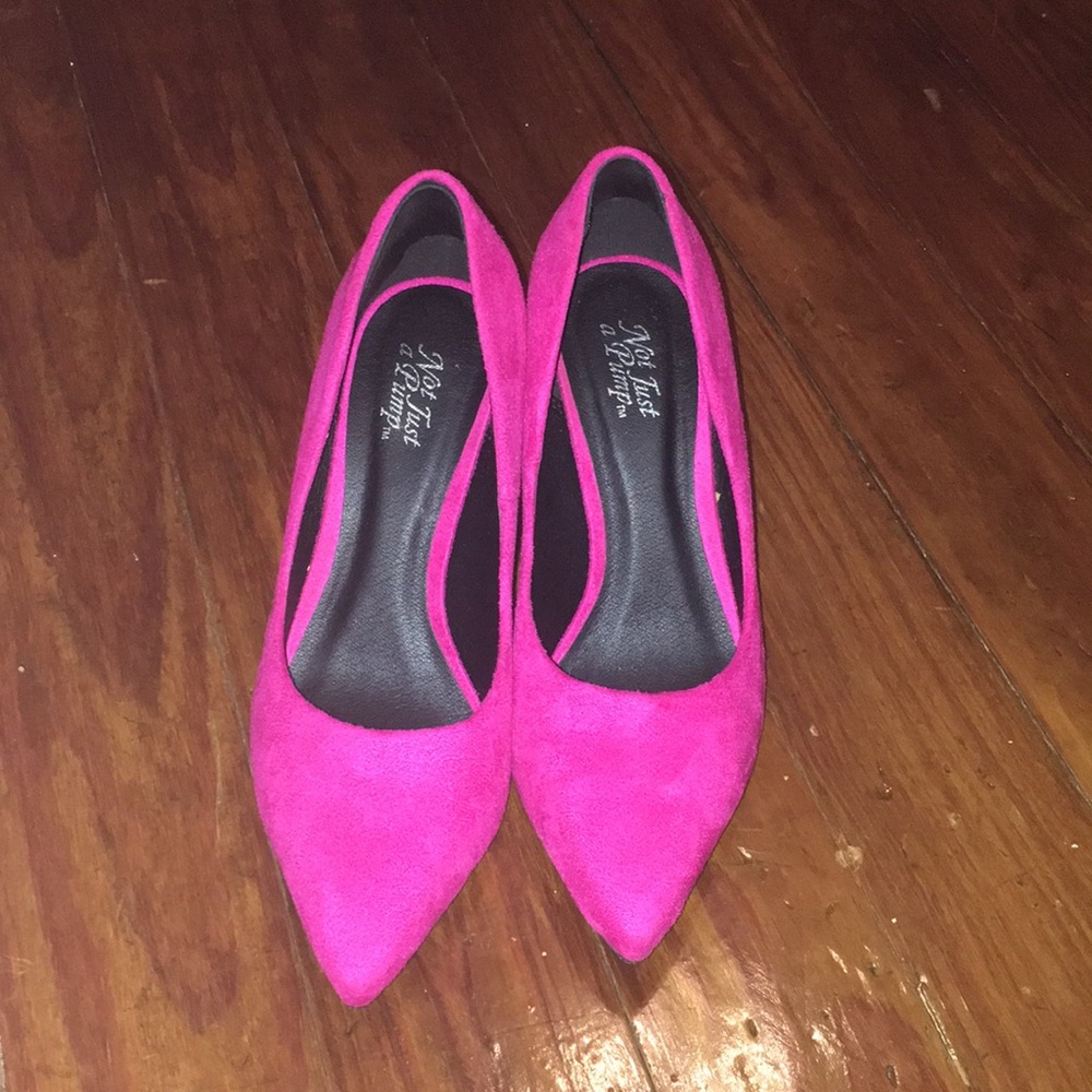 Hot pink pump